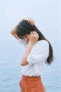 回头看，轻舟已过万重山在线看