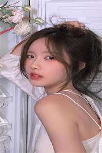 绑定软饭系统，每天让女神花钱陈启徐露免费小说在线阅读最新章节