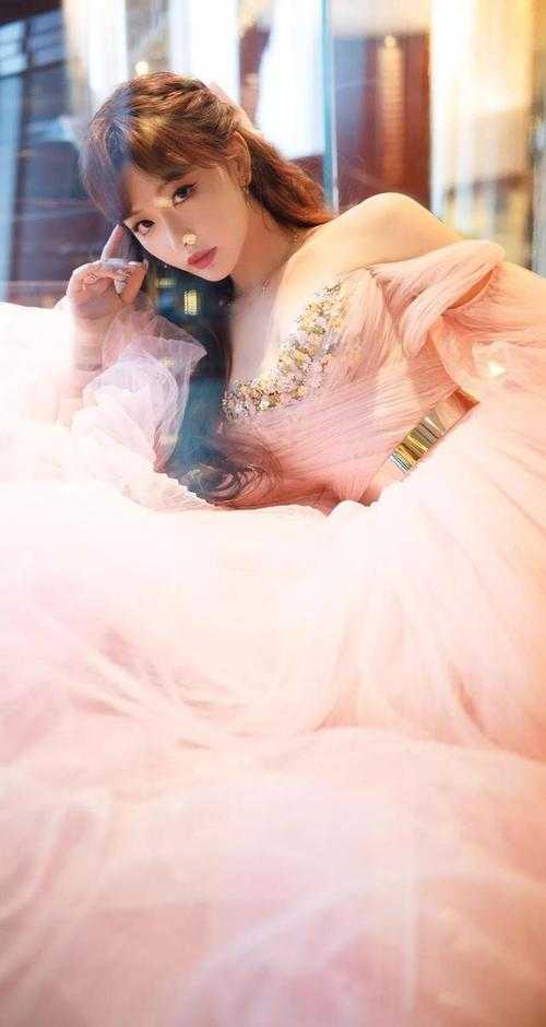 女友为了白月光，抵押了我们的婚房白月光钟耀阳全本小说笔趣阁完整版免费阅读